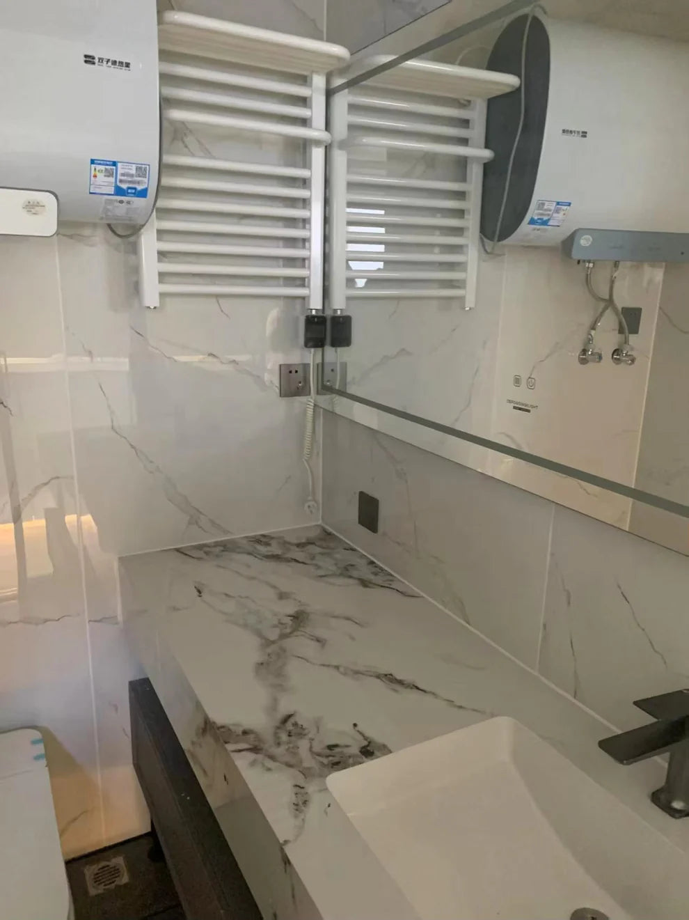 20 Ft Luxury Space Capsule House 1 Bedroom Kitchen Bathroom And Shower LCD Projector Installed