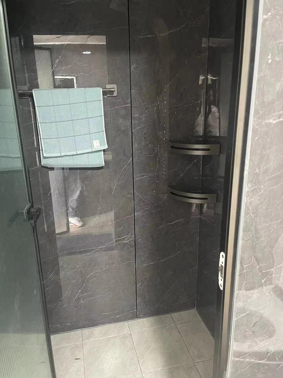 20 Ft Luxury Space Capsule House 1 Bedroom Kitchen Bathroom And Shower LCD Projector Installed