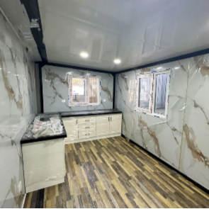 Prefabricated 40Ft Expandable Container House 4 Bedrooms 2 bath 1 kitchen Prefab Portable Mobile Tiny Home