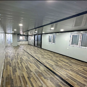 Prefabricated 40Ft Expandable Container House 4 Bedrooms 2 bath 1 kitchen Prefab Portable Mobile Tiny Home